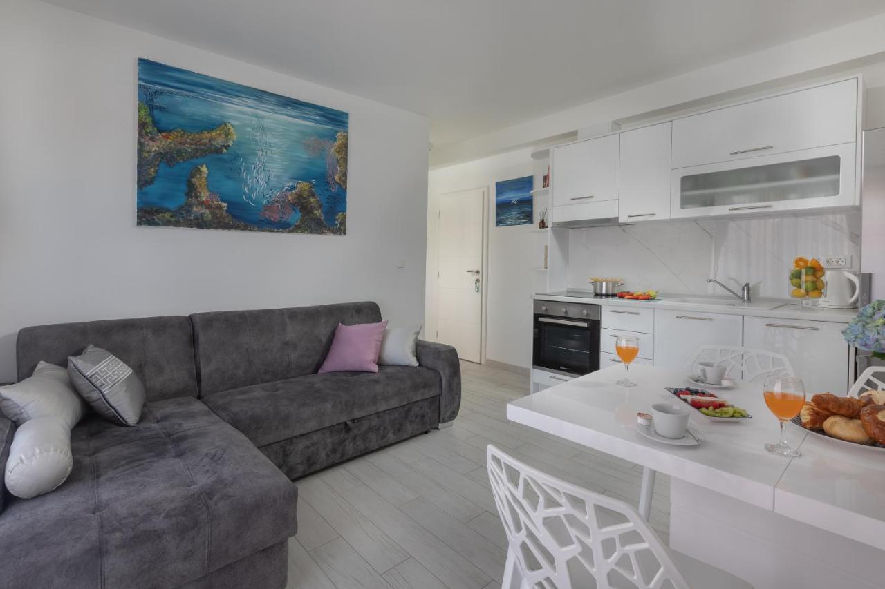 Hortenzija Apartments มาคาร์สกา ภายนอก รูปภาพ